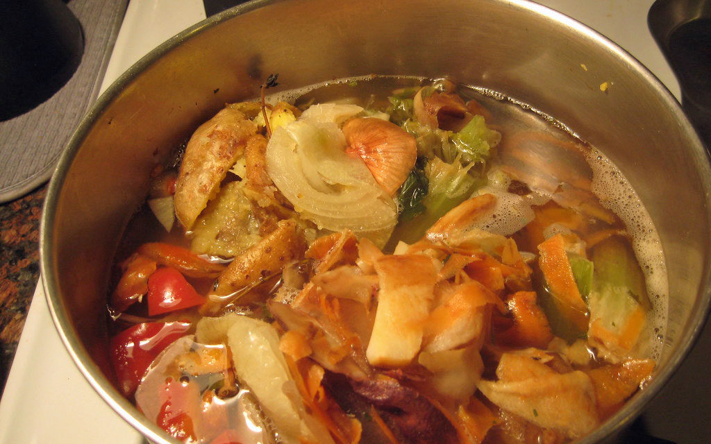 Zero-Waste Vegetable Broth (Perfect for May & June)
