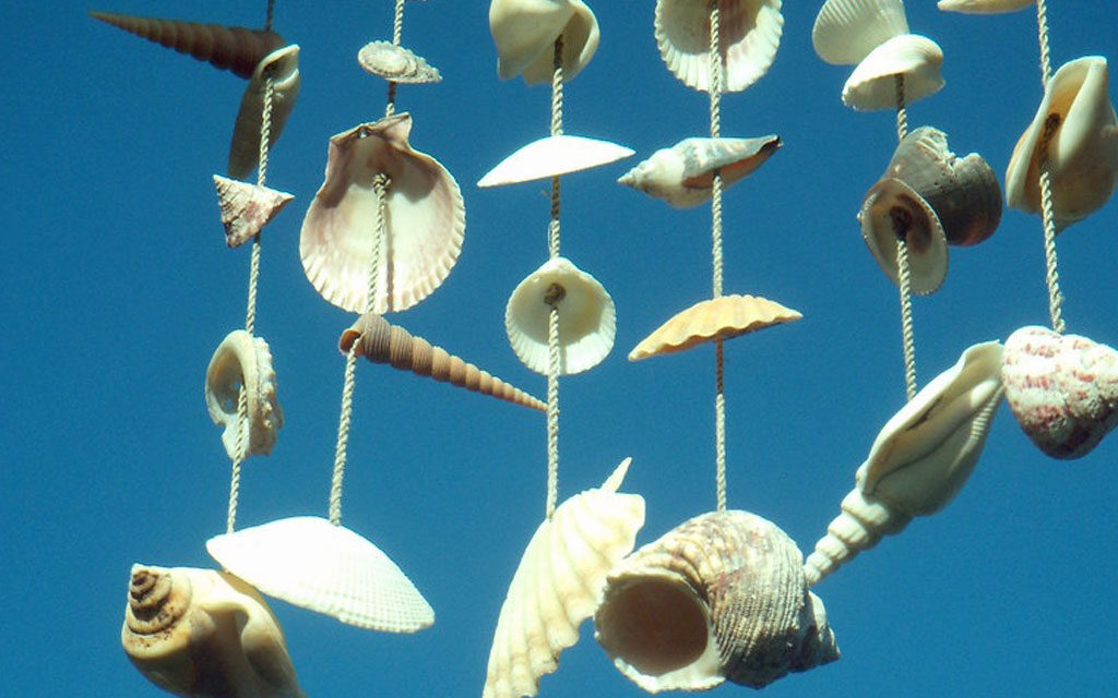 Summer Sounds: Crafting Wind Chimes from Nature’s Treasures