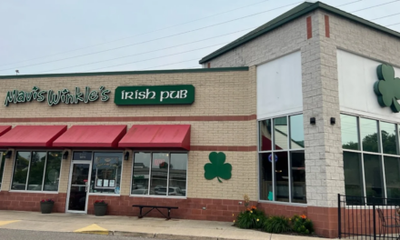 Mavis Winkle’s Irish Pub: A Cozy Irish Gathering Spot Near Bedford